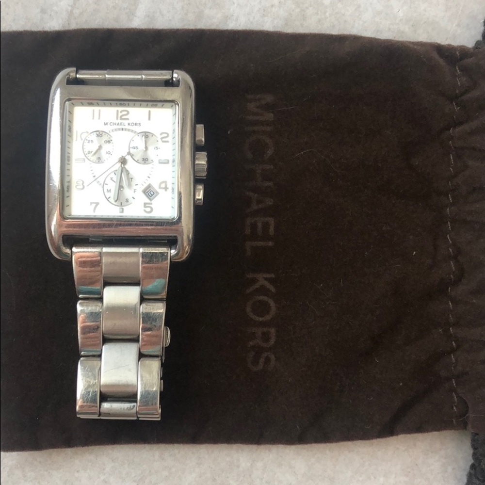 Watch - Picture 3 of 5
